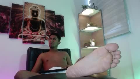 Sander online show from November 2, 2025, 8:11 pm