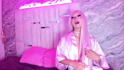 sandieluxx online show from July 14, 2026, 1:28 pm