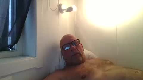 sandnesrune523 online show from March 12, 2026, 5:57 am