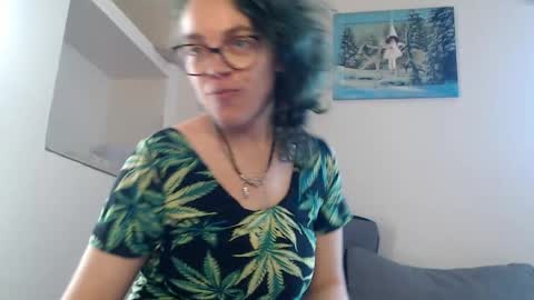 Snapshot of sandra10031989 chatting on March 27, 2026, 3:45 pm Sandra online show from March 27, 2026, 3:45 pm