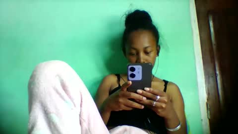 sandra1253099 online show from April 10, 2026, 7:13 am