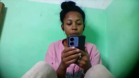 sandra1253099 online show from May 11, 2026, 7:47 am