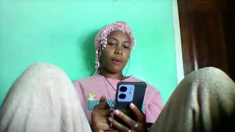 sandra1253099 online show from May 12, 2026, 7:00 pm