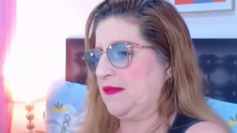 Snapshot of sandra_20_ chatting on November 11, 2025, 11:32 am SANDRA online show from November 11, 2025, 11:32 am