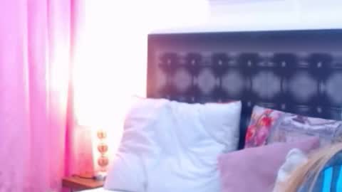 Snapshot of sandra_20_ chatting on November 22, 2025, 10:47 am SANDRA online show from November 22, 2025, 10:47 am