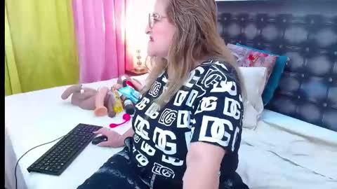 Snapshot of sandra_20_ chatting on April 23, 2026, 11:09 am SANDRA online show from April 23, 2026, 11:09 am