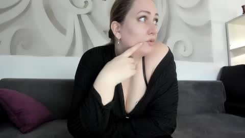 Snapshot of sandra______ chatting on November 11, 2025, 7:52 am dont forghet to thumbs up if you like my show online show from November 11, 2025, 7:52 am