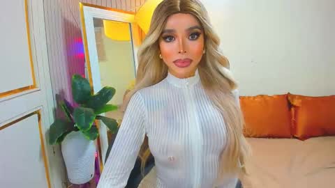 Snapshot of sandra_hornball chatting on December 15, 2025, 4:22 pm Sandra Hornball online show from December 15, 2025, 4:22 pm