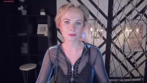 Snapshot of sandra_kind chatting on February 16, 2025, 8:10 am Sandra online show from February 16, 2025, 8:10 am