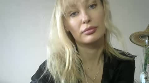 Snapshot of sandraglamour chatting on March 6, 2025, 11:36 am Sandra online show from March 6, 2025, 11:36 am