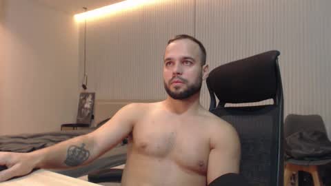 DeAlex online show from October 29, 2025, 3:25 pm