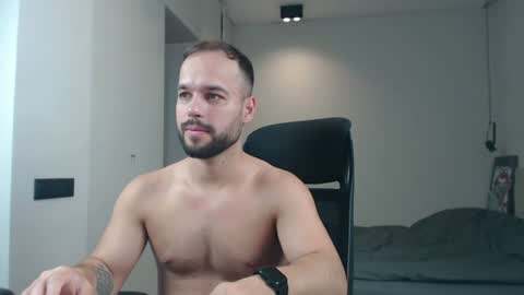 Snapshot of sandro_best chatting on June 27, 2026, 9:14 am DeAlex online show from June 27, 2026, 9:14 am