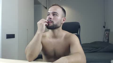 Snapshot of sandro_best chatting on June 29, 2026, 12:05 pm DeAlex online show from June 29, 2026, 12:05 pm