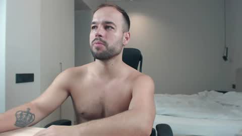 Snapshot of sandro_best chatting on July 5, 2026, 10:11 am DeAlex online show from July 5, 2026, 10:11 am