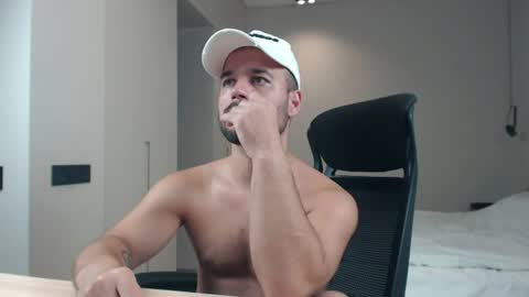 Snapshot of sandro_best chatting on July 9, 2026, 7:29 pm DeAlex online show from July 9, 2026, 7:29 pm