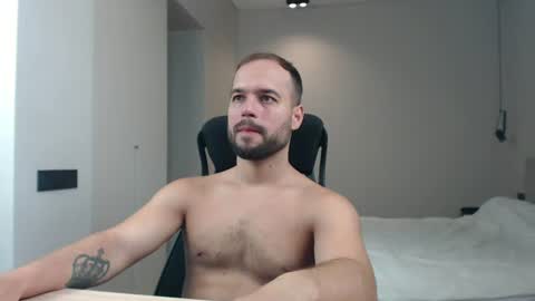 Snapshot of sandro_best chatting on July 13, 2026, 10:07 am DeAlex online show from July 13, 2026, 10:07 am