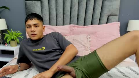 Snapshot of sandro_filipi chatting on September 8, 2025, 7:13 pm Sandro online show from September 8, 2025, 7:13 pm