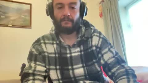 Sandro Andersom online show from September 28, 2025, 10:31 am