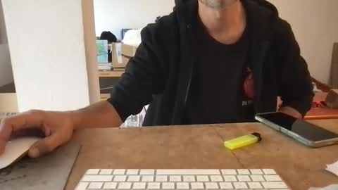 Snapshot of sandropertoni chatting on October 13, 2025, 10:04 am lucas online show from October 13, 2025, 10:04 am