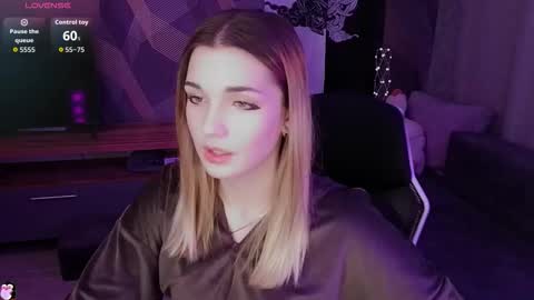 sandy_belle88 online show from November 29, 2025, 7:17 pm