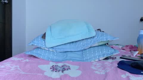 sandy online show from November 12, 2025, 7:57 pm