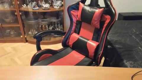 Snapshot of sandysun_shine chatting on December 4, 2024, 1:53 pm Sandy online show from December 4, 2024, 1:53 pm