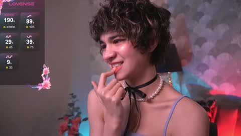 Snapshot of sandzu_ chatting on November 17, 2025, 8:58 pm Viola online show from November 17, 2025, 8:58 pm