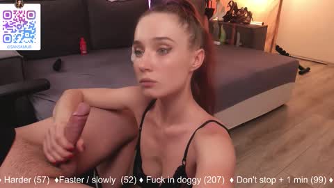 Snapshot of sansa_mur chatting on November 3, 2025, 7:20 am Sansa and Alex online show from November 3, 2025, 7:20 am