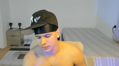 Snapshot of sant_wahlberg chatting on May 16, 2026, 12:18 am Sant online show from May 16, 2026, 12:18 am