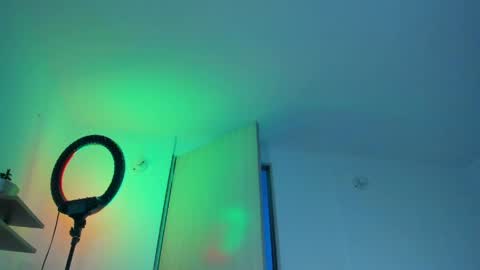 Santi Ferrer online show from April 21, 2026, 1:07 am