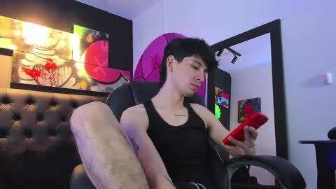 Snapshot of santi_delacruz chatting on December 17, 2024, 3:28 pm santi online show from December 17, 2024, 3:28 pm