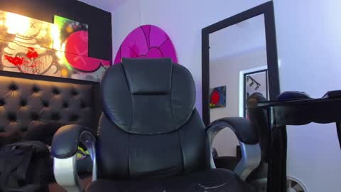 Snapshot of santi_delacruz chatting on December 24, 2024, 3:16 pm santi online show from December 24, 2024, 3:16 pm