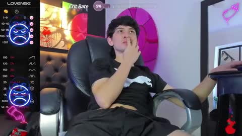 Snapshot of santi_delacruz chatting on January 31, 2025, 9:05 pm santi online show from January 31, 2025, 9:05 pm