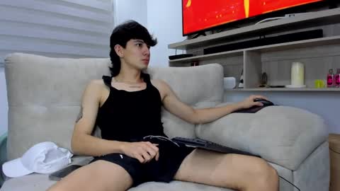 Snapshot of santi_delacruz chatting on November 13, 2025, 3:38 am santi online show from November 13, 2025, 3:38 am