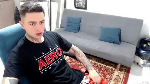 santi_ss online show from December 2, 2025, 2:45 pm