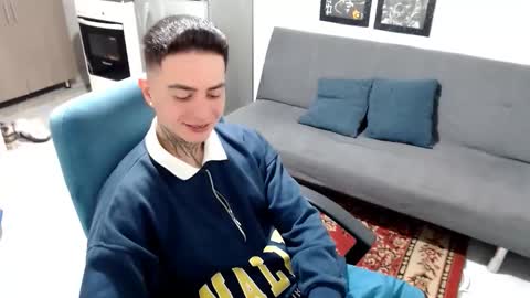 Snapshot of santi_ss chatting on January 10, 2026, 12:29 pm santi_ss online show from January 10, 2026, 12:29 pm