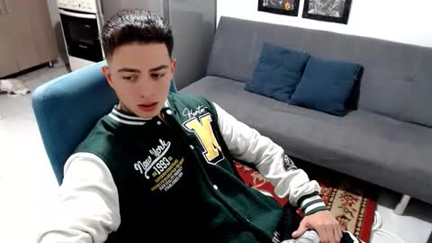 Snapshot of santi_ss chatting on January 11, 2026, 1:05 pm santi_ss online show from January 11, 2026, 1:05 pm