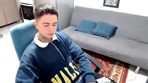 Snapshot of santi_ss chatting on January 19, 2026, 2:32 pm santi_ss online show from January 19, 2026, 2:32 pm