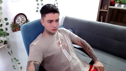 Snapshot of santi_ss chatting on March 23, 2026, 2:10 pm santi_ss online show from March 23, 2026, 2:10 pm