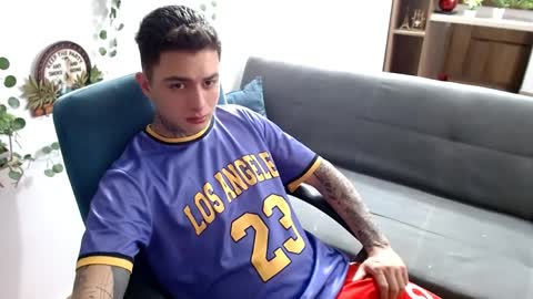 Snapshot of santi_ss chatting on March 30, 2026, 12:11 am santi_ss online show from March 30, 2026, 12:11 am