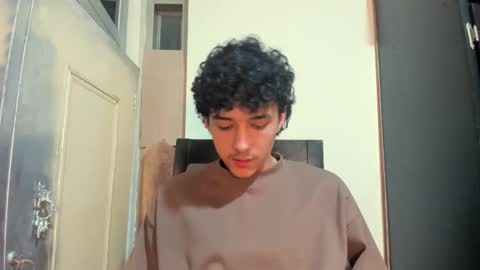 Snapshot of santi_twink19 chatting on November 29, 2025, 5:43 am santi_twink19 online show from November 29, 2025, 5:43 am