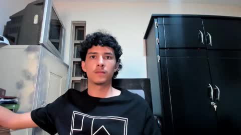 Snapshot of santi_twink19 chatting on February 3, 2026, 6:40 am santi_twink19 online show from February 3, 2026, 6:40 am