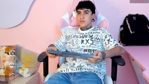 SantiAbader online show from October 26, 2025, 3:34 am