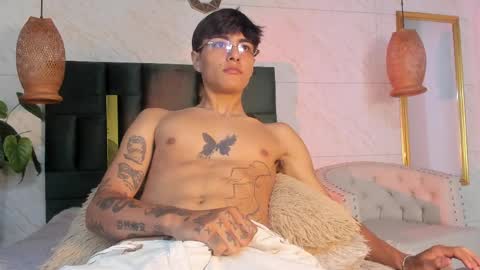 Snapshot of santiago_cortezz chatting on April 14, 2026, 3:18 pm Santiago online show from April 14, 2026, 3:18 pm