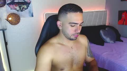 Snapshot of santiago_ferrerxx chatting on May 21, 2026, 7:10 pm santiago_ferrerxx online show from May 21, 2026, 7:10 pm