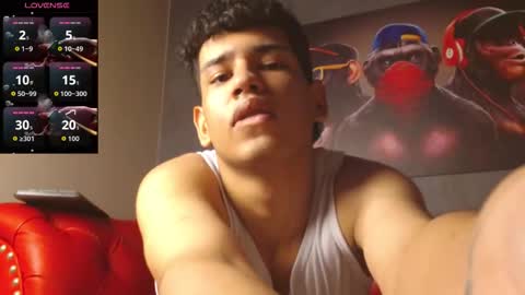 Snapshot of santiago_foxx chatting on November 23, 2025, 1:05 am santi online show from November 23, 2025, 1:05 am