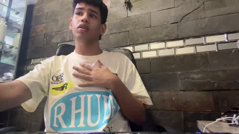 Snapshot of santiago_foxx chatting on November 27, 2025, 12:56 am santi online show from November 27, 2025, 12:56 am