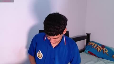 Snapshot of santiago_foxx chatting on February 21, 2026, 6:42 pm santi online show from February 21, 2026, 6:42 pm