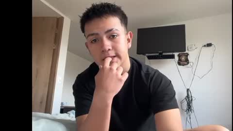 Snapshot of santiagomg_ chatting on July 10, 2026, 4:31 pm santiagomg_ online show from July 10, 2026, 4:31 pm