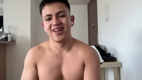 Snapshot of santiagomg_ chatting on July 15, 2026, 9:09 pm santiagomg_ online show from July 15, 2026, 9:09 pm